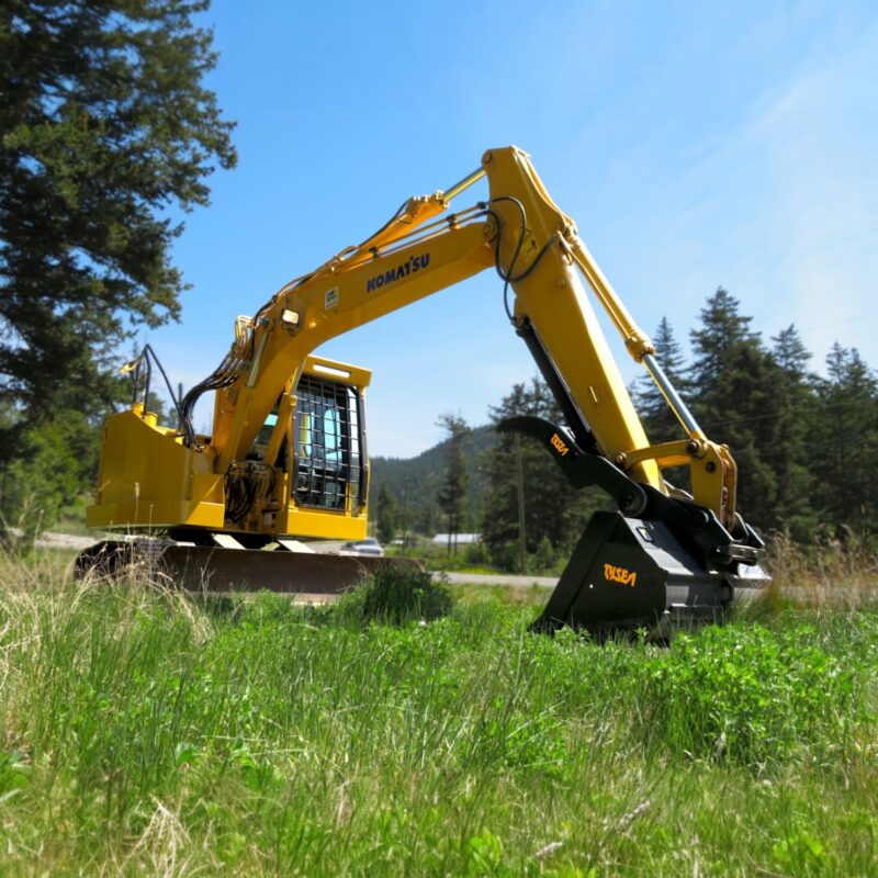 120-EXCAVATOR-FOPS-ZEROSWING-KOMATSU-TYSEA-01 120 series komatsu excavator zeroswing with full guarding