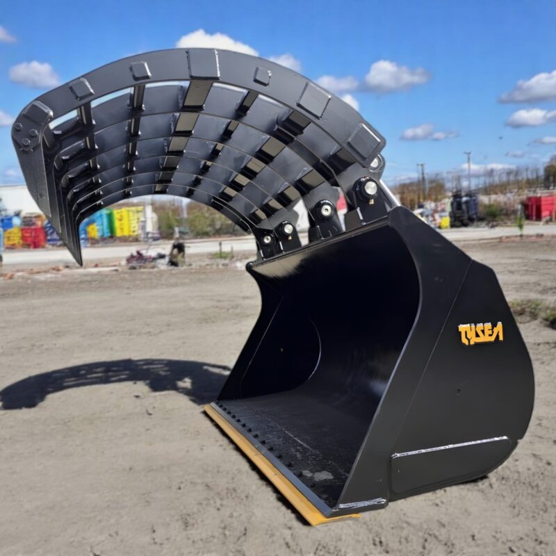 Wheel loader corral bucket for waste management
