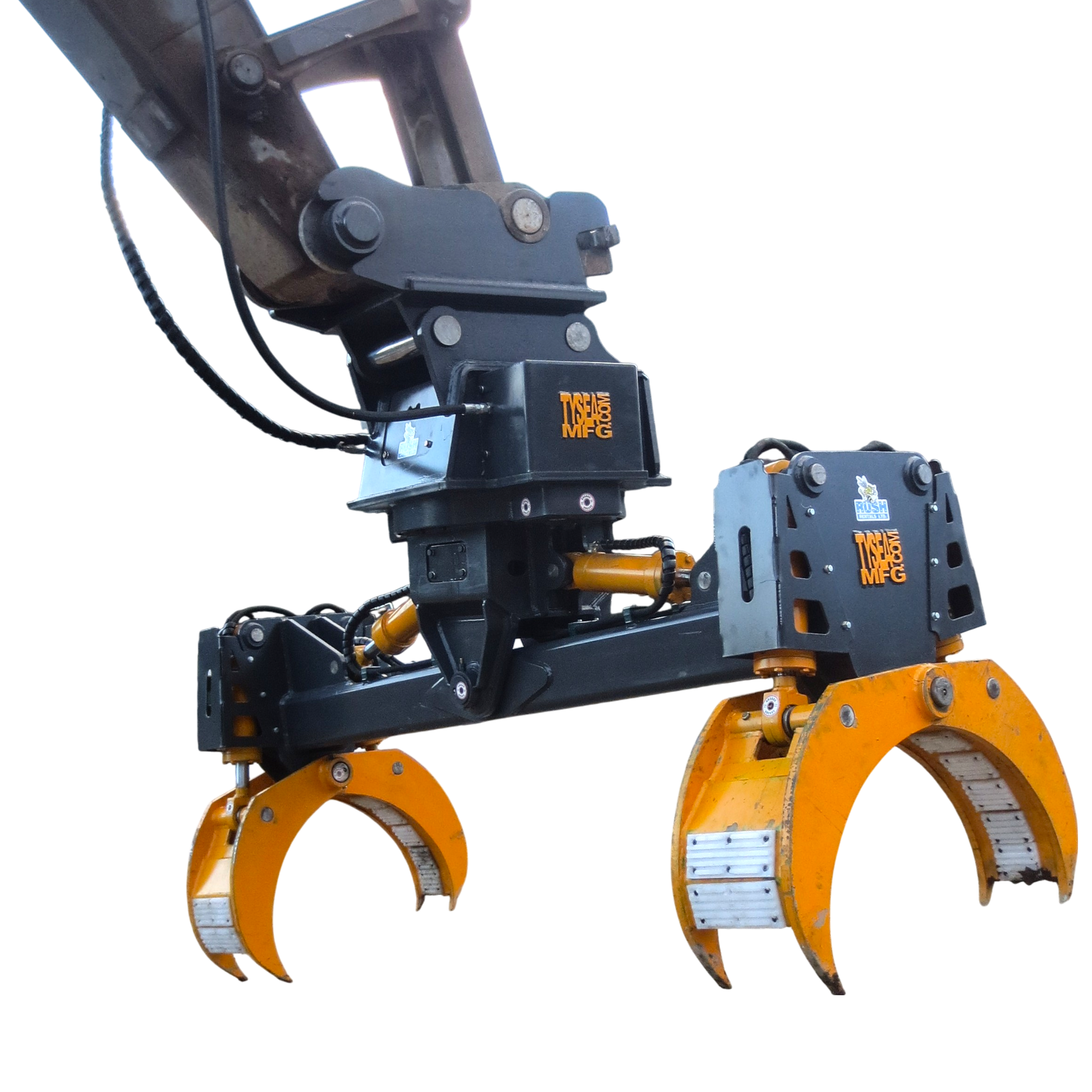 Excavator pipe laying attachment with protected arms for coated pipes