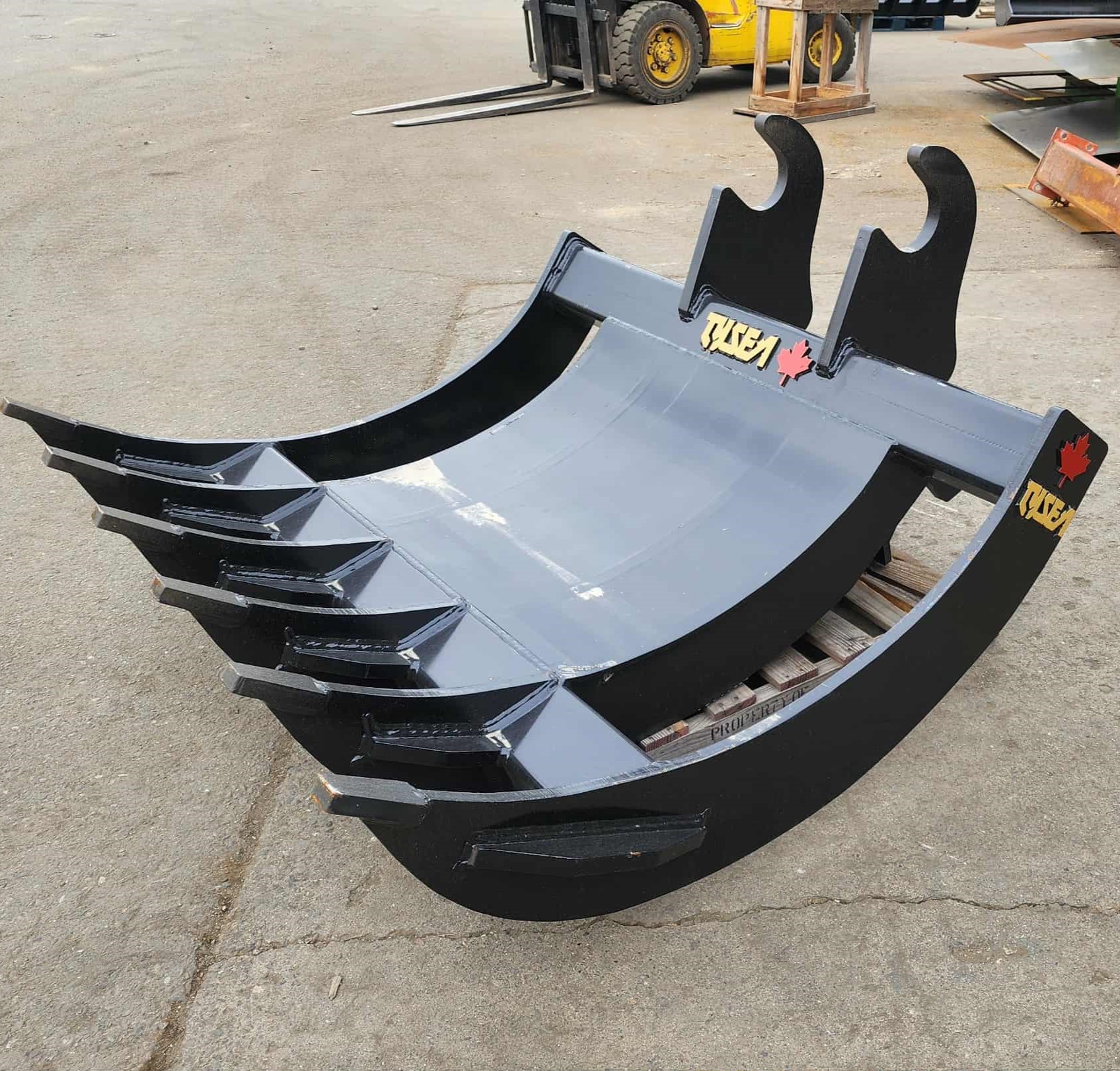 Excavator brush rake with 6 tines for sale