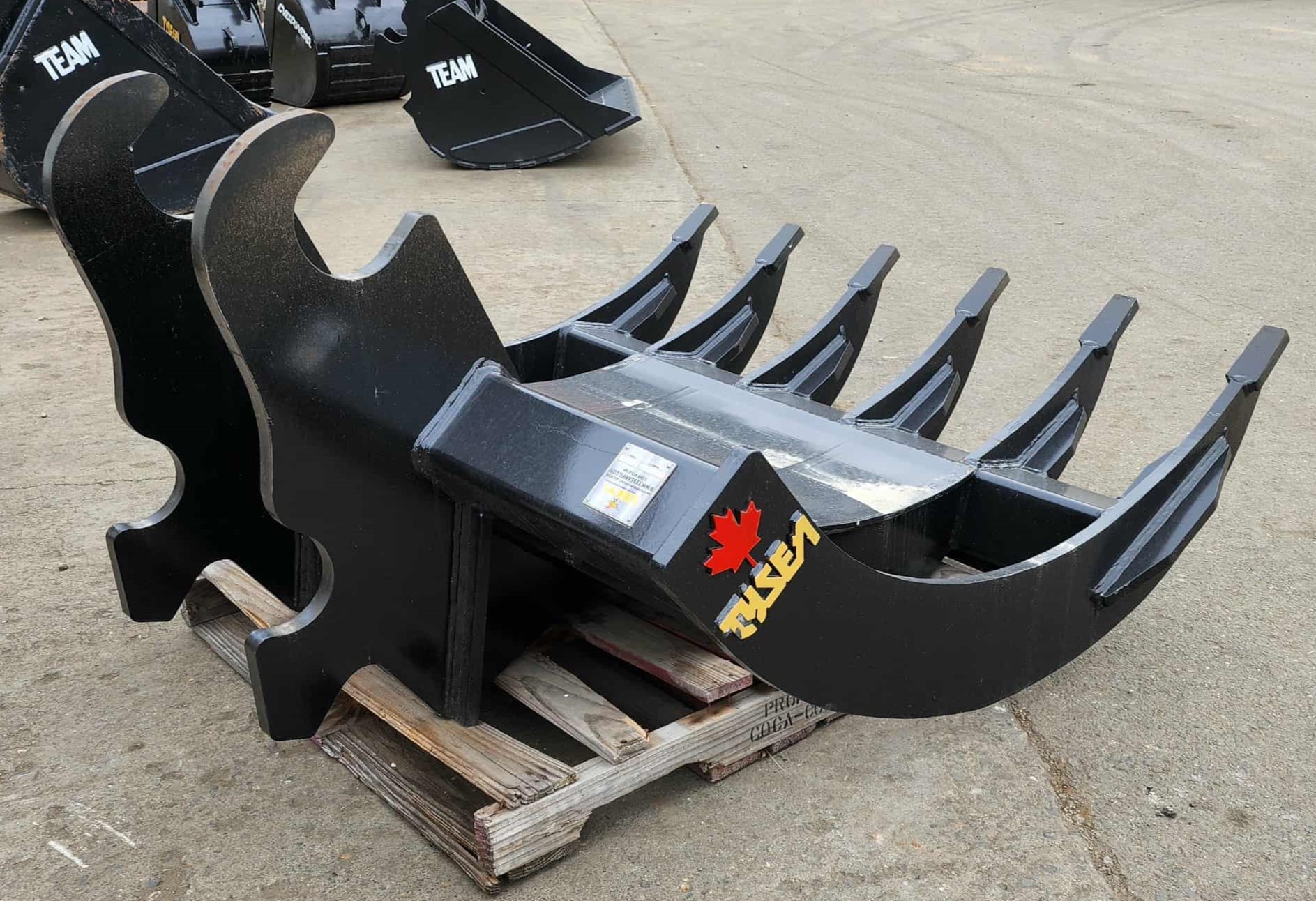 Excavator brush rake with 6 tines for sale